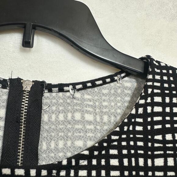 Bar III Women's XS Graphic Check Printed 3/4 Sleeve Top Blouse Formal Zip Back - Picture 3 of 8